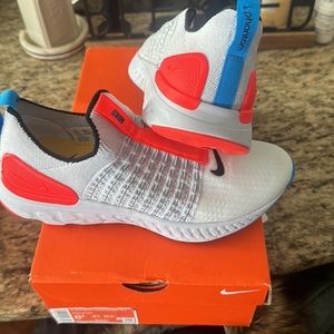 Nike React Phantoms Size 8.5